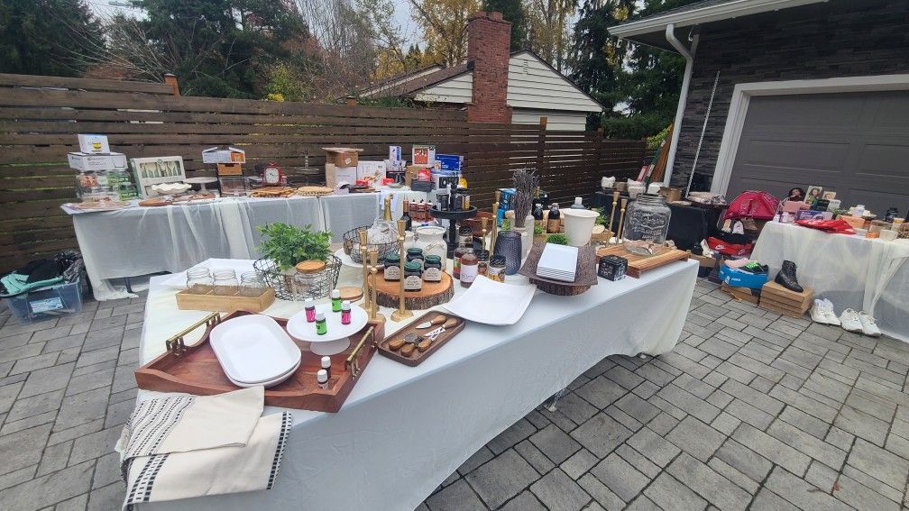 GARAGE SALE- TODAY ONLY