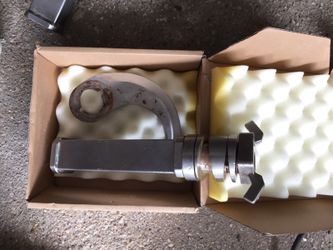 Sharpened blades with axel