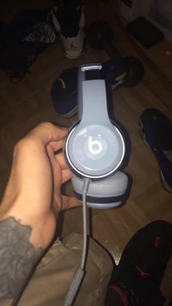 Beats solo 2 baby blue
