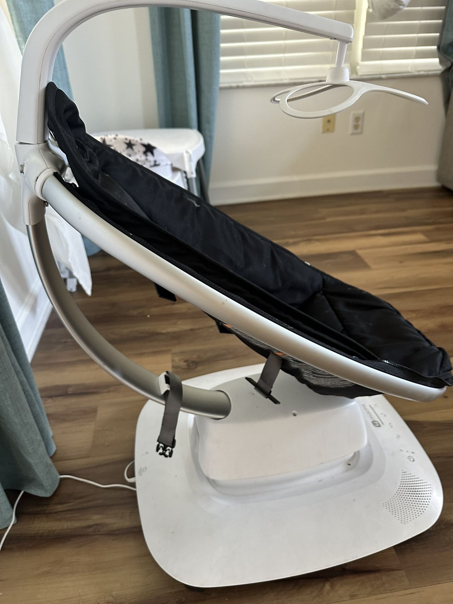 4 Moms Baby Swing