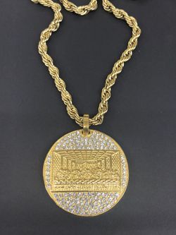 A stainless steel gold iced out Last supper and 7 mm rope necklace color never fade away guarantee!!!