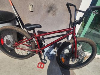 26in  ELITE  LIKE NEW AWESOME  BIKE  WITH UPGRADES