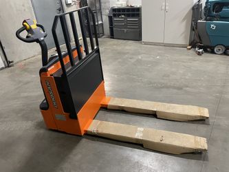 2024 DOOSAN BW23-7 4500lb Pallet Jacks 