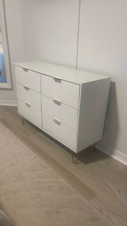Dresser - Looking to get rid of fast