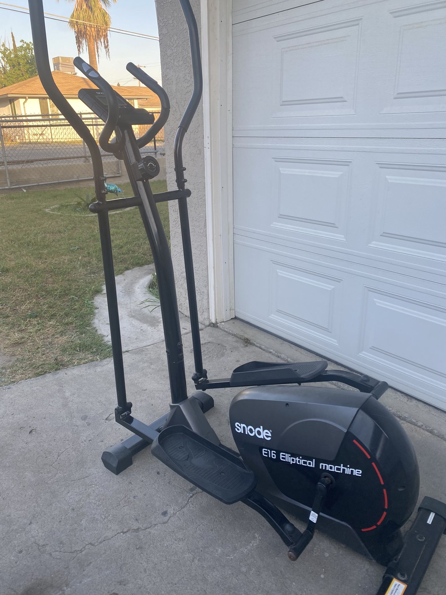 E16 Snode Elliptical Machine