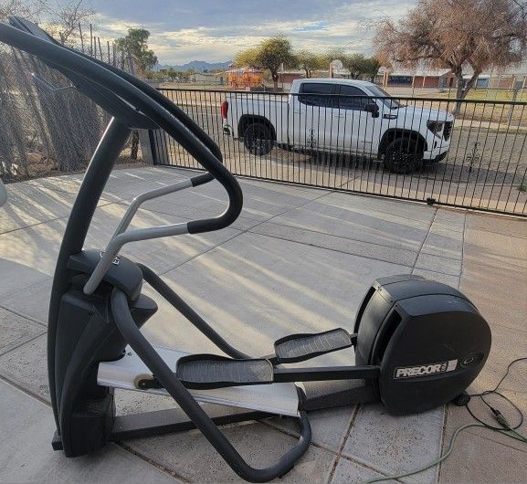 Precor Elliptical Efx 5.21i