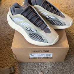 Yeezy 700 V3 Fade Salt