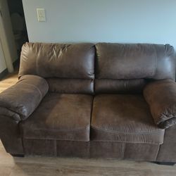Like New!!!!! Nice couch set