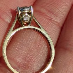 10k Natural Diamonds Ring 
