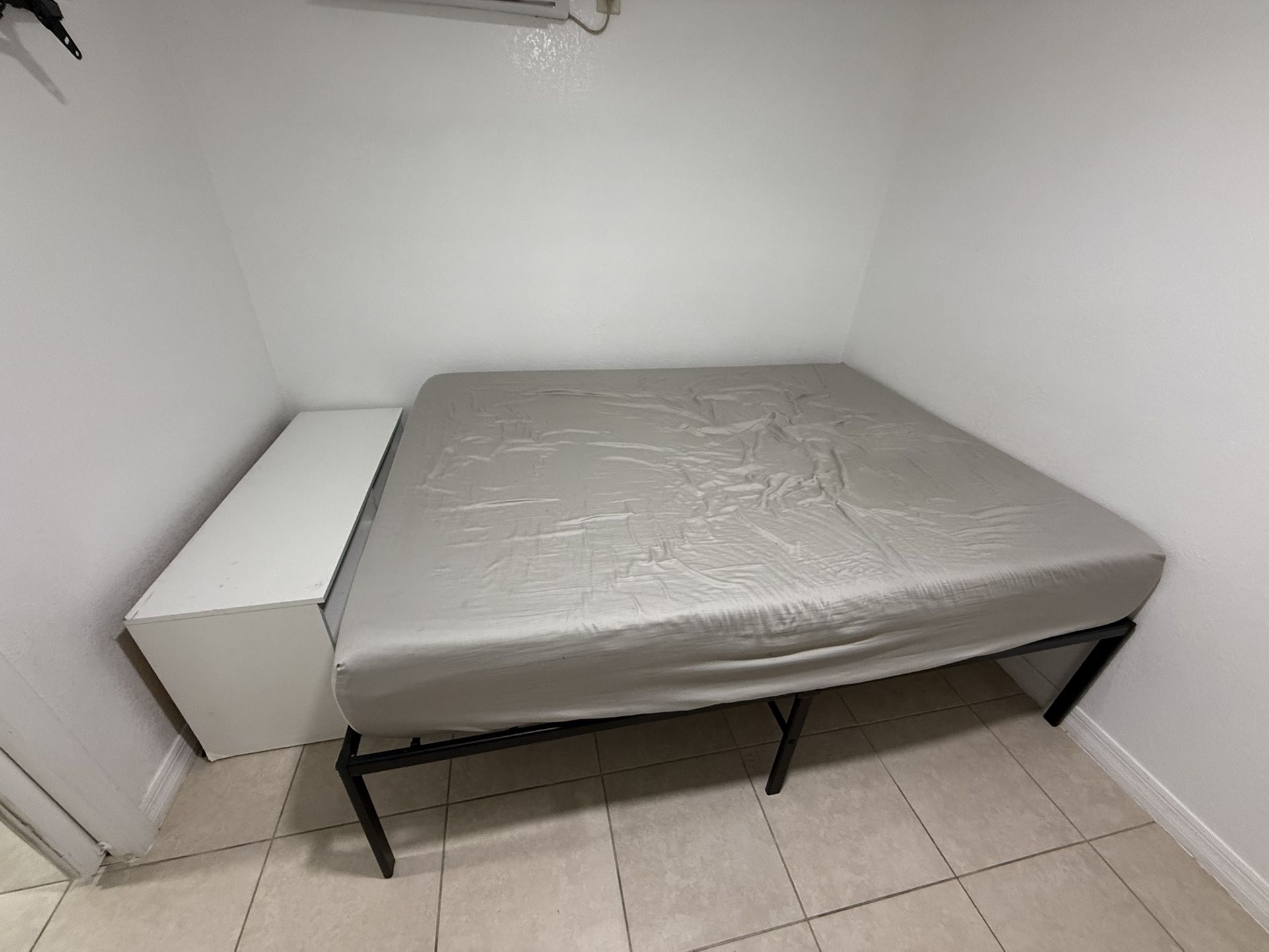 Free Queen Mattress And Bed Frame