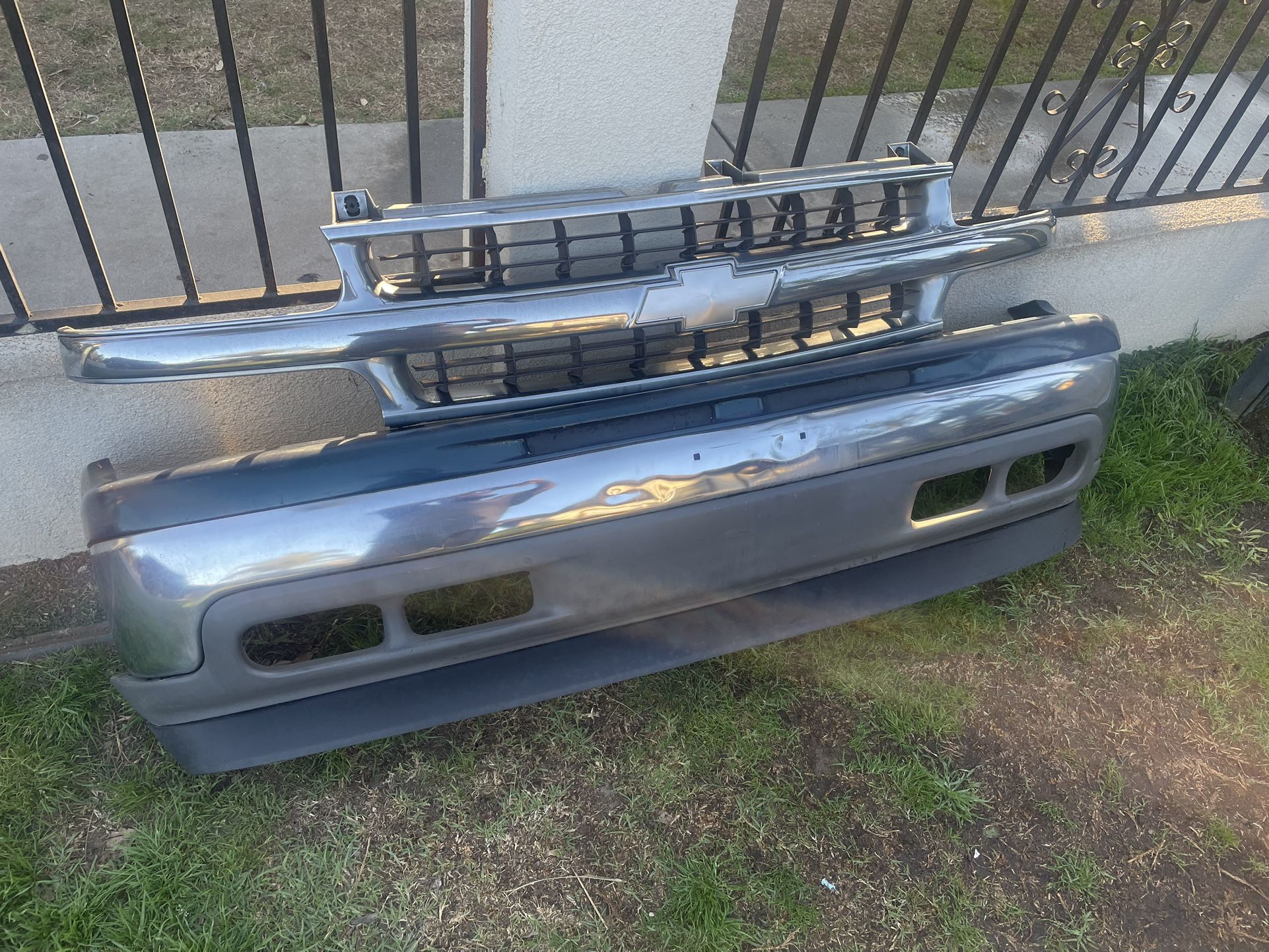 Chevy Silverado Tahoe, suburban front end