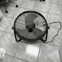 Utilitech 20-in 120-Volt 3-Speed High Velocity Fan