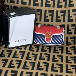 Leather  Gucc* Purse