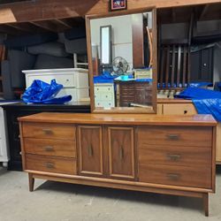 Mid Century Modern MCM 9 Drawer Dresser with Mirror