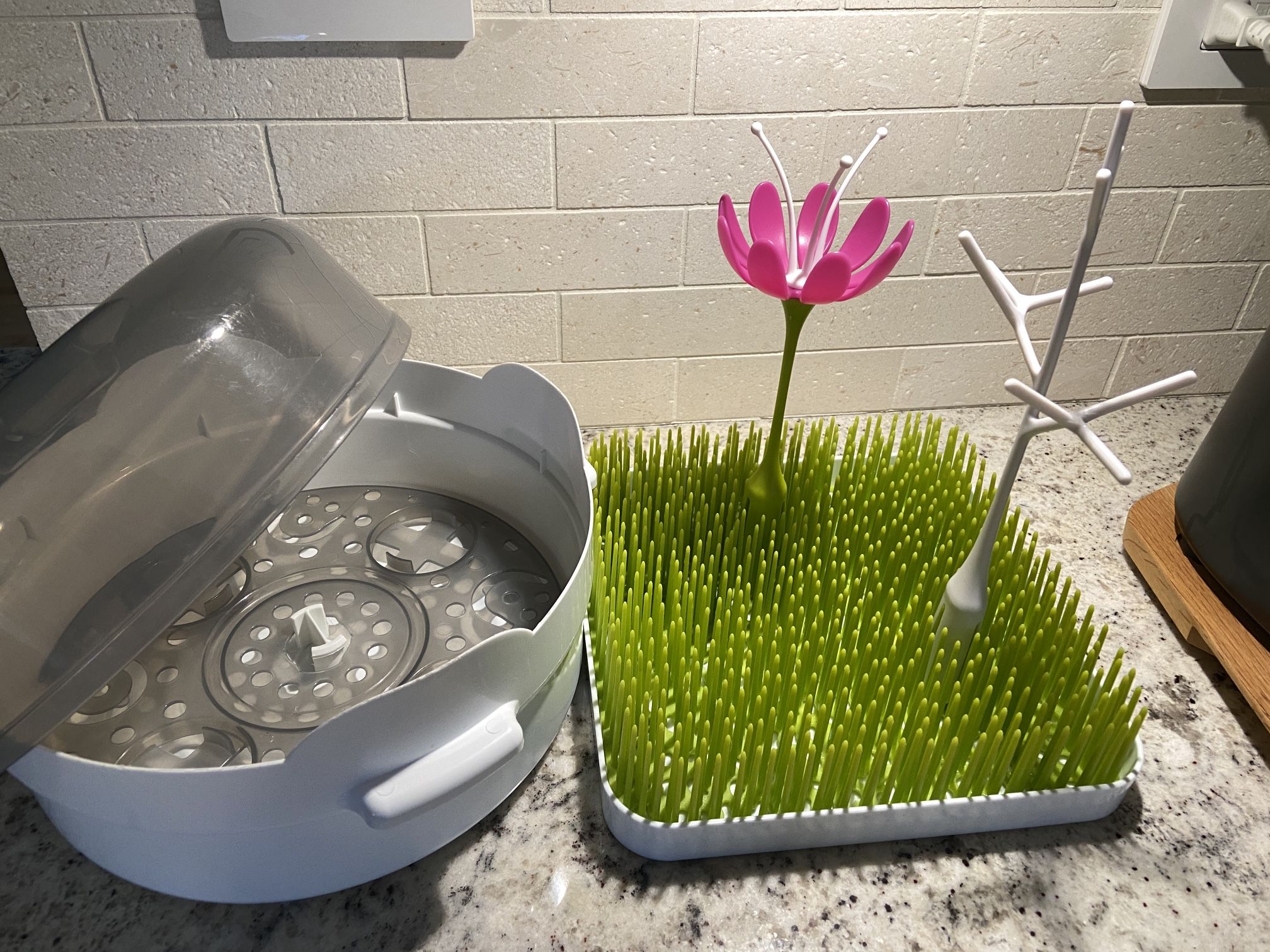 dryer, formula containers, dr. Brown sterelizator -