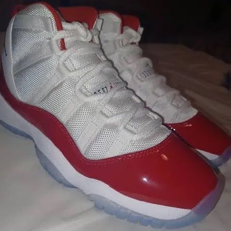 Jordan 11s Cherry Size 8 