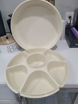 Vintage tubberware veggie try