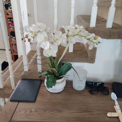 Ceramic Pot With A Fake Orquídea 