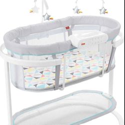 Fisher Price Soothing Motions Bassinet 