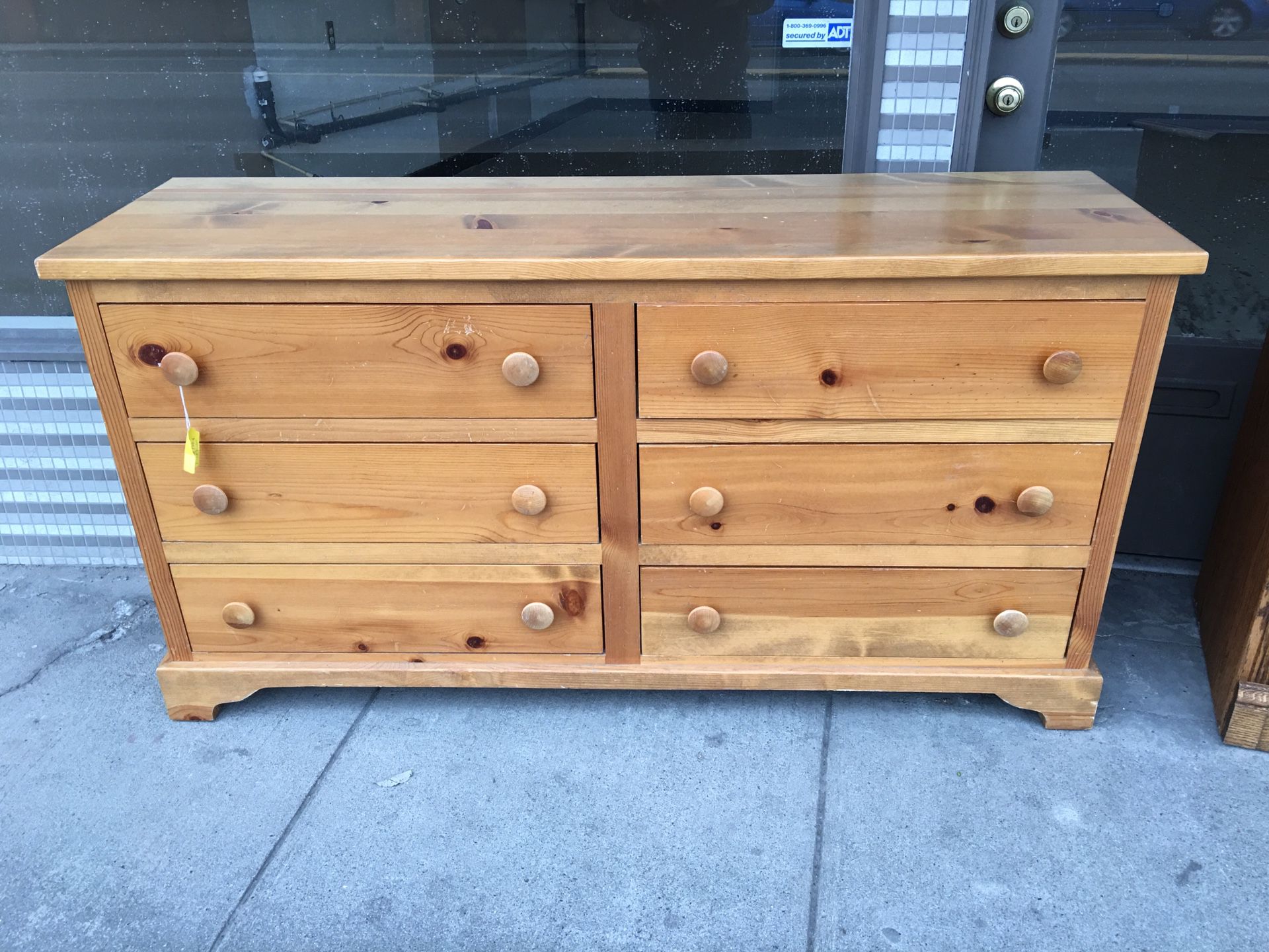 Nice solid knotty pine 6 drawer dresser