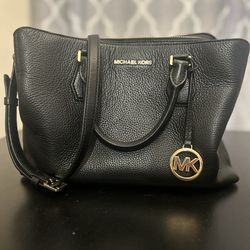 Michael Kors Purse! Authentic! Great Condition!