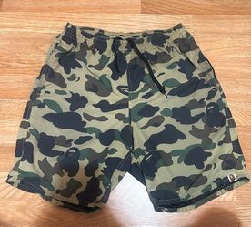 GREEN COLOR CAMO APE HEAD ONE POINT BEACH SHORTS MENS - SIZE MEDIUM