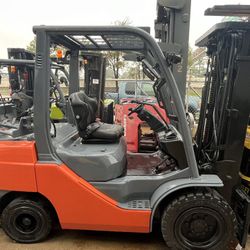 2017 TOYOTA FORKLIFT 6000 LBS