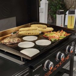 Black Stone griddle 28” 2 Burner