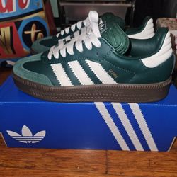 Brand New Adidas Samba XLG Size 6.5y/7.5w