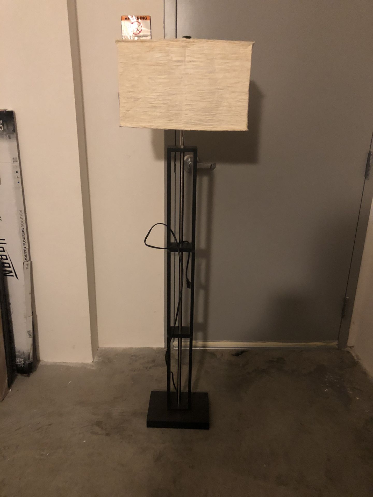 Floor lamp