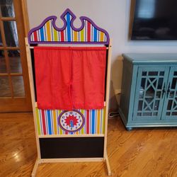 Puppet stand with 8 puppets