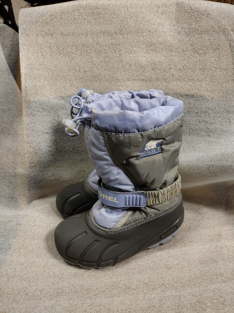 girls sorels

flurry snow

boots. SIZE 13