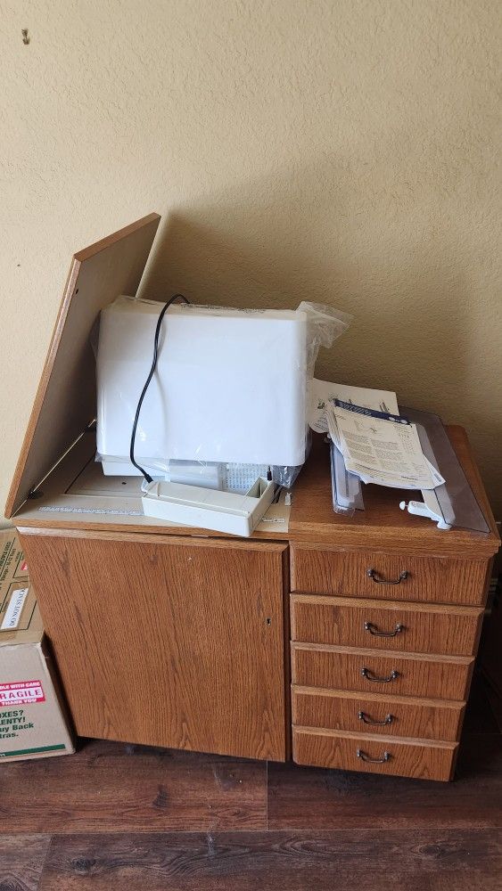 FREE Sewing Machine And Table for Sale in Escondido, CA OfferUp