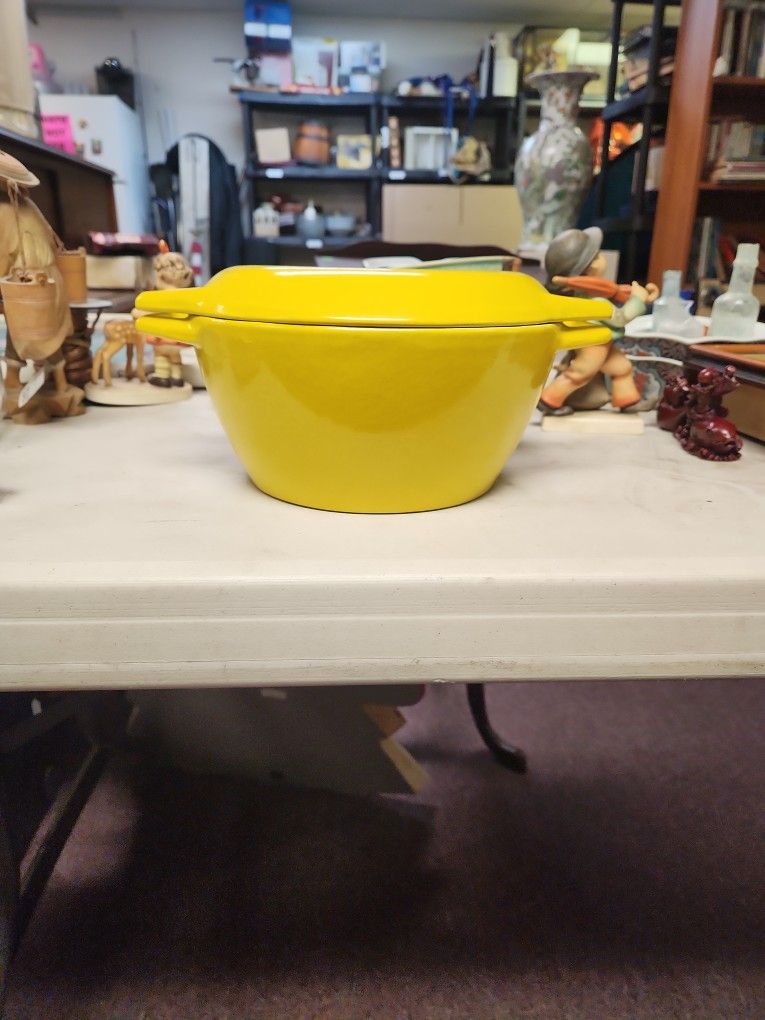 Yellow Coated Denmark Cast Iron Dish