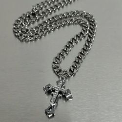 STAINLESS STEEL CROSS WITH STONES & CHAIN
