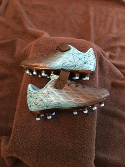Kids cleats size 11