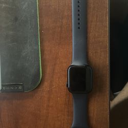 Apple Watch SE 44mm Cellular