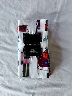 New Tahari Home Christmas Cloth Napkins Set of 6