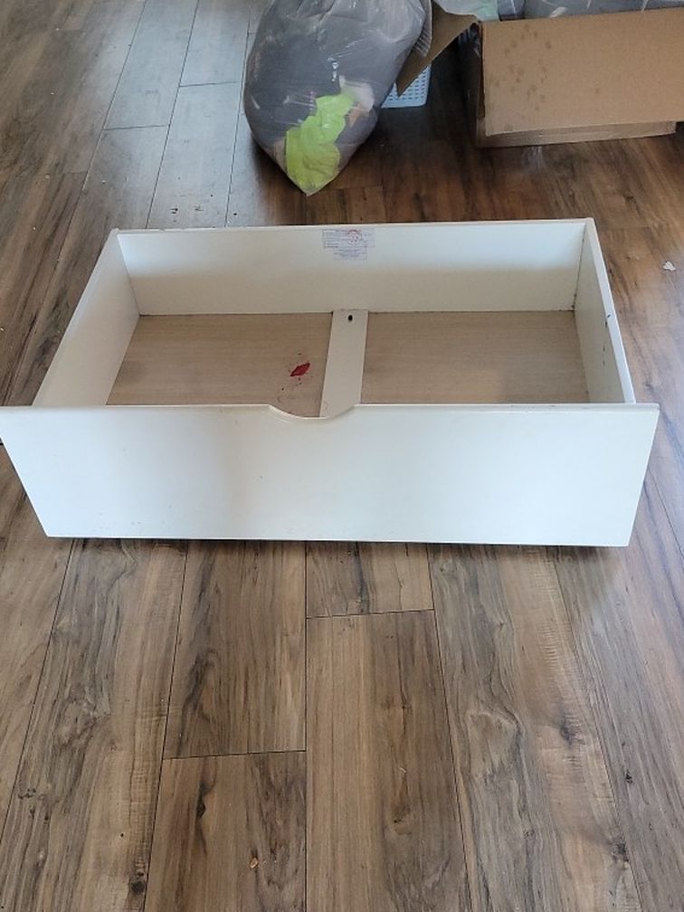 Free - Underbed Drawer With Wheels