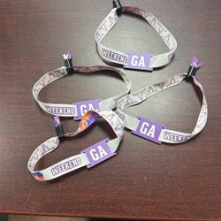 4 Country Thunder Weekend GA Passes And 1 Roadrunner Camping Pass