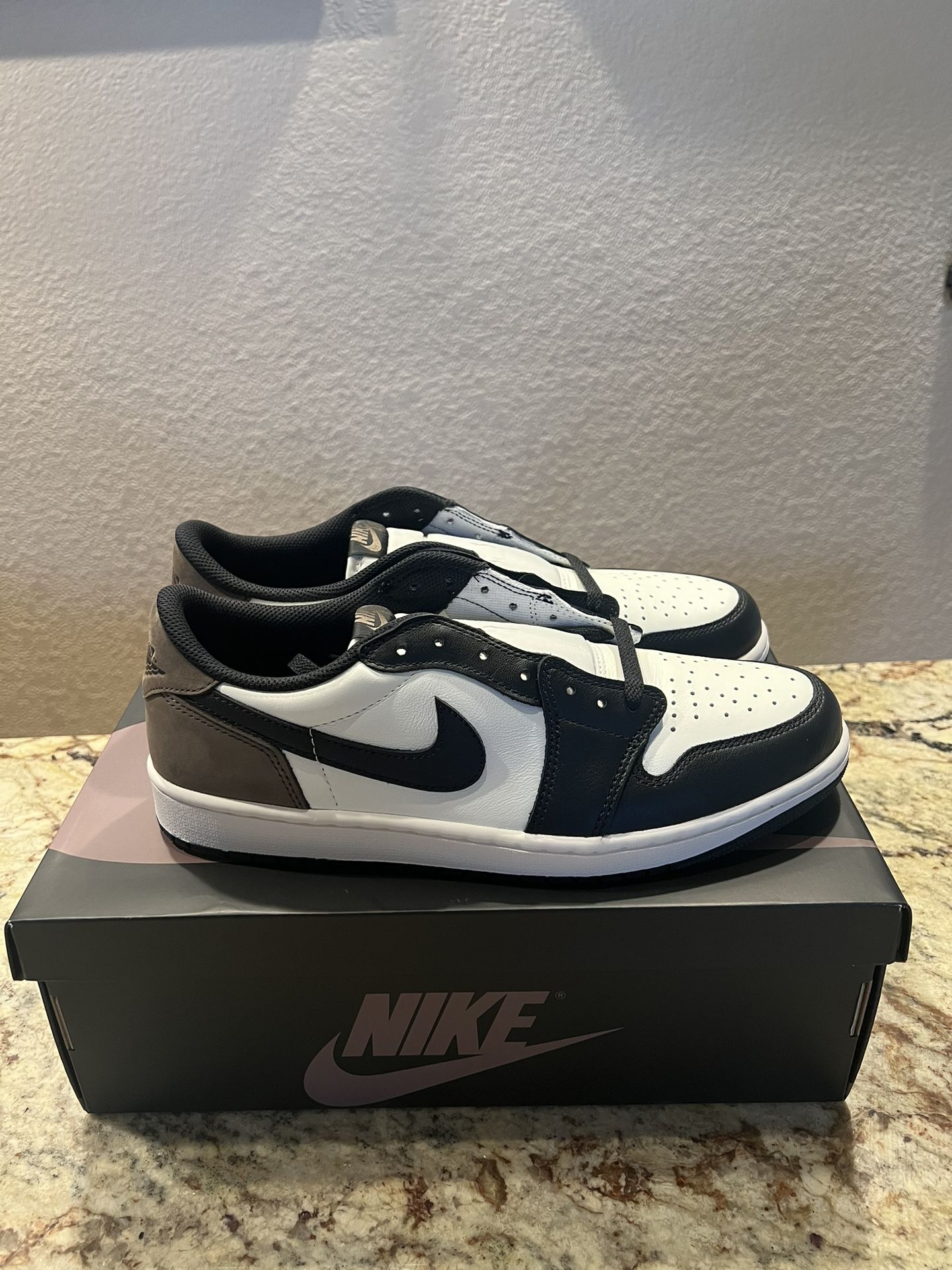 Nike Air Jordan 1 Retro Low OG Mocha CZ0790-102 Men’s Size 11 Brand New