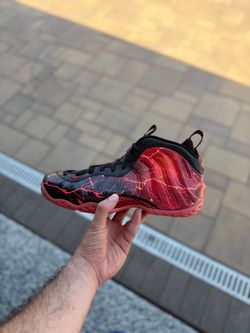 Stranger Things Nike Foamposite One size 10