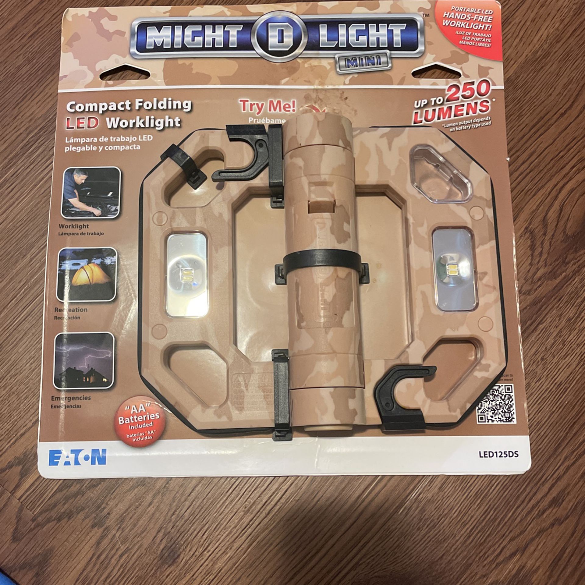 Brand New Portable Light Great For Car Repairs, Emergency Lights, And Weather Events!