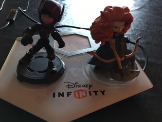 Disney infinity plate and characters