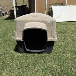 Medium Dog House 