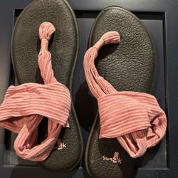 Sanuk Pink Sandals 