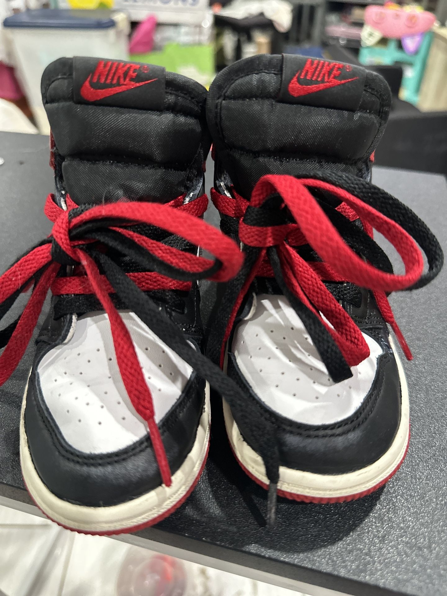 Jordon 1 Mid Red&Black Toddler 10C. Shoes Sky Jordan Nike Basket Ball Shoes