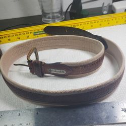 2 belts  Columbia and Coach 
Columbia CS5011  34/85.  DKD. GENUINE LEATHER. Made in China. 
Total length 40". In good condition.  

vintage Coach brai