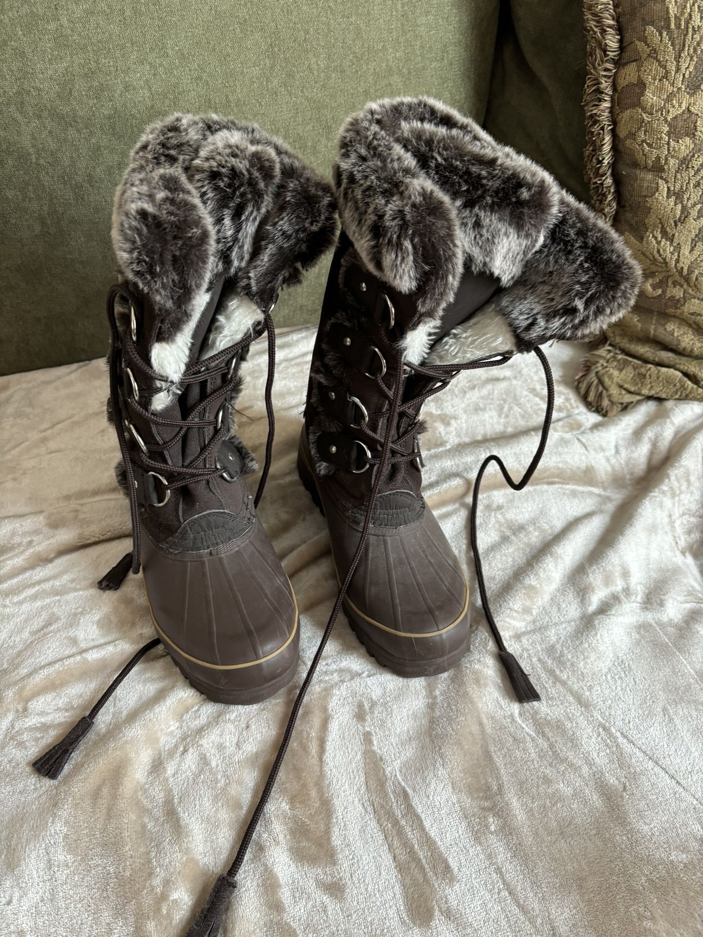 Khombu Winter Boots make An Offer