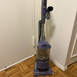 Shark Navigator Lift-Away Vacuum – Powerful Suction – $95 – Brookline Pickup